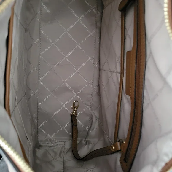 Michael Kors Brown Shoulder Bag New Medium Size - Picture 4 of 6